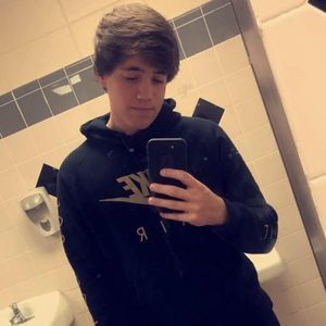 Meet your Posher, Derek